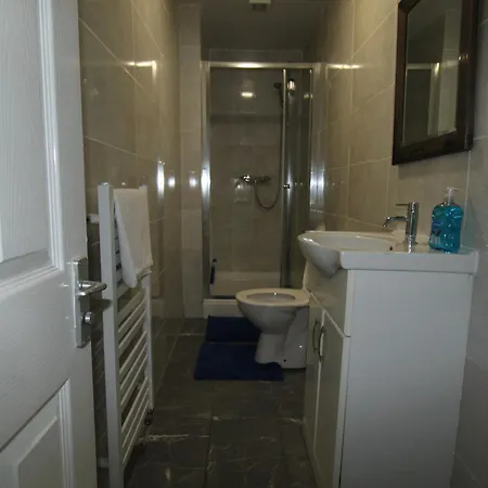 Holiday home Sefton House By Smart Corporate