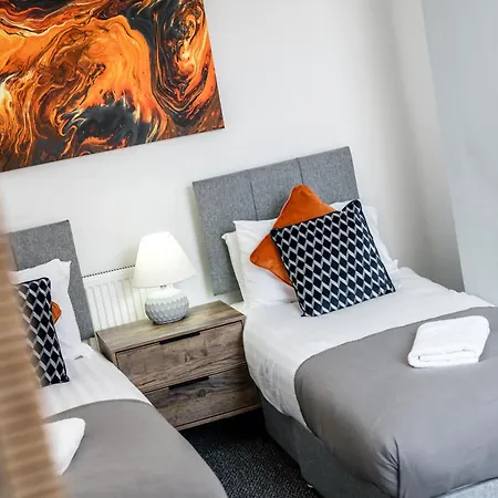 Cameron House - Air Host & Holiday home Liverpool