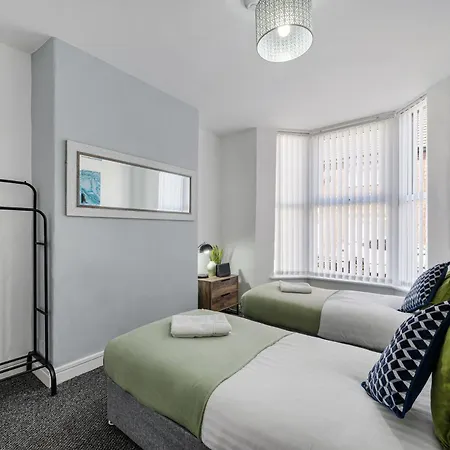 Holiday home Cameron House - Air Host & Liverpool