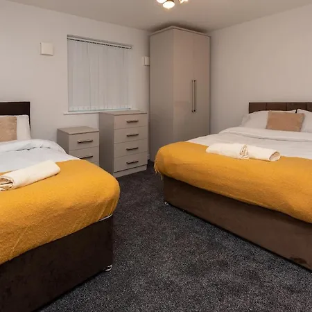 3 Bedroom Flat W Parking Apartment