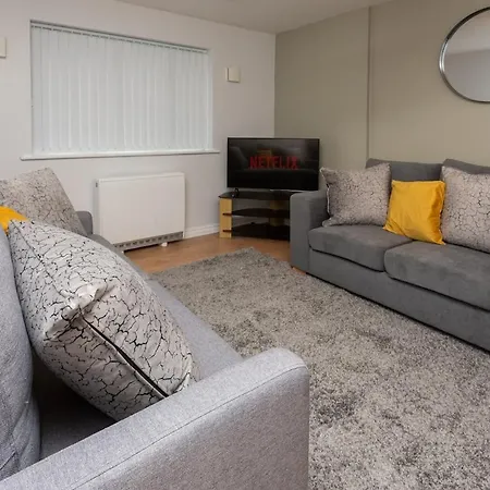 3 Bedroom Flat W Parking Apartment