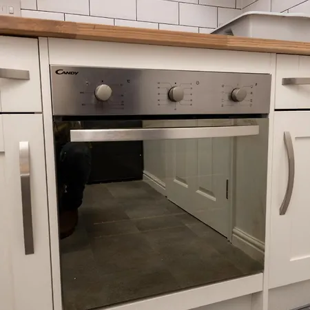 3 Bedroom Flat W Parking Liverpool
