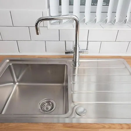 3 Bedroom Flat W Parking * Liverpool