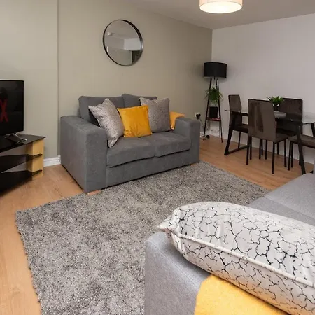 Apartment 3 Bedroom Flat W Parking