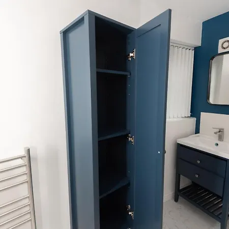 3 Bedroom Flat W Parking Apartment Liverpool