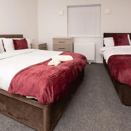 3 Bedroom Flat W Parking *