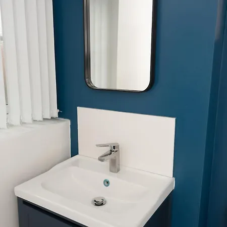 3 Bedroom Flat W Parking Apartment
