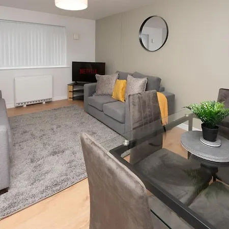 3 Bedroom Flat W Parking Apartment Liverpool
