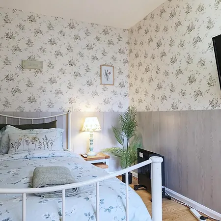 Vintage 3-bed Centre Gem Free Parking * Liverpool