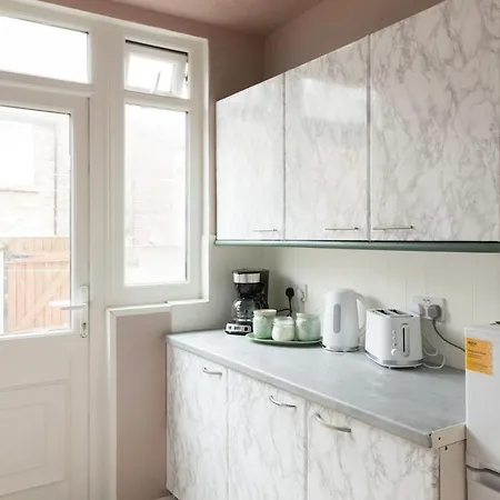 Cozy 3br Near Anfield & Goodison & Netflix Holiday home Liverpool