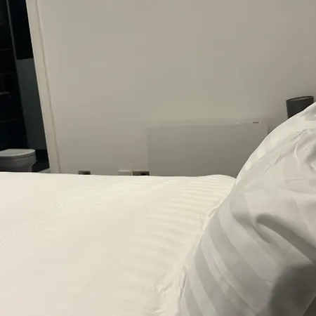 Amazing 10 Bed On Mathew Street Sleeps 18 شقة *