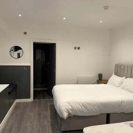 Amazing 10 Bed On Mathew Street Sleeps 18 شقة *