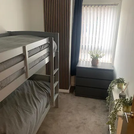 Apartment-sleeps 6-free Parking 公寓