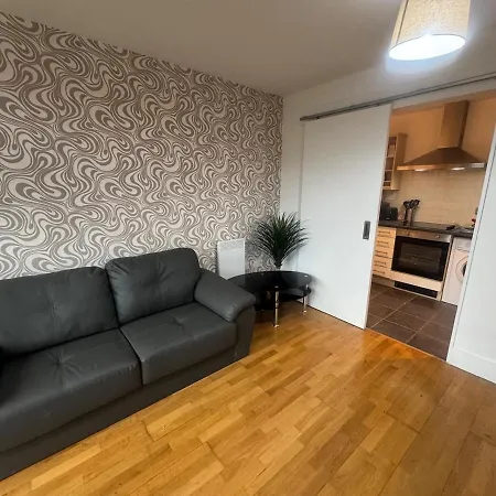 2 Bedroom - Henry St * Liverpool