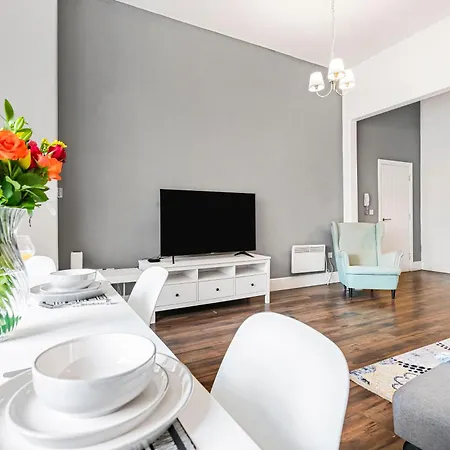 Executive For Luxury * Liverpool