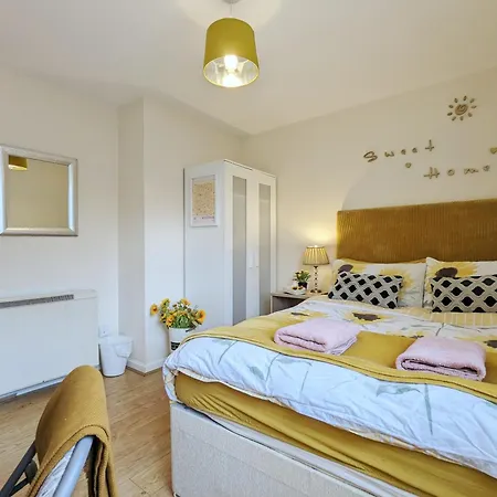 Vintage 3-bed Centre Gem Free Parking Appartamento