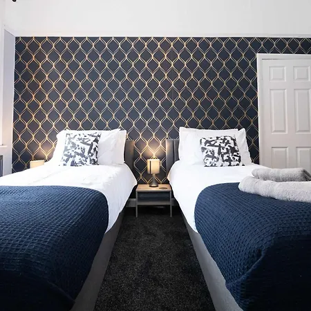 Stylish 1-bed Flat In *