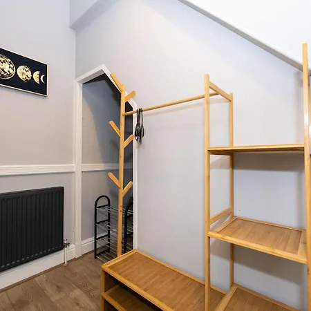 Stylish 1-bed Flat In