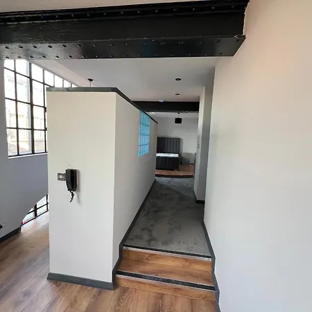 Balcony Street View 1-Bed Apt- Central Liverpool Appartement