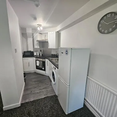 Furnished 1 Bedroom In Liverpool