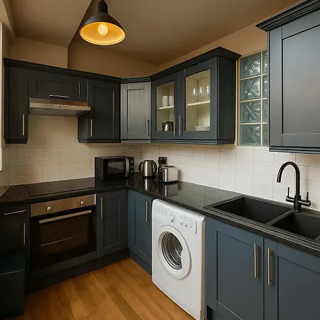 Balcony Street View 1-Bed Apt- Central Liverpool *