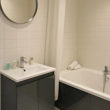 Balcony Street View 1-Bed Apt- Central Liverpool *