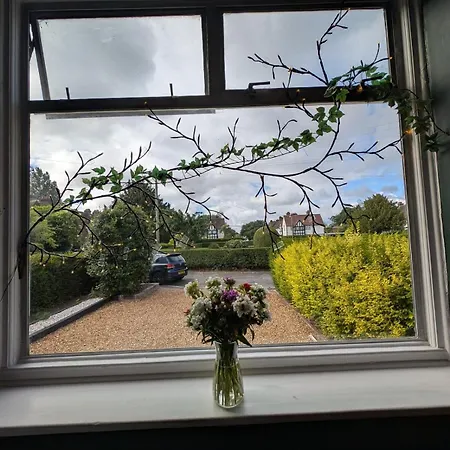 Luxury 3 Bed House With Off Road Parking For 2 Cars, Garden, 10 Minutes From City-centre Appartement Liverpool