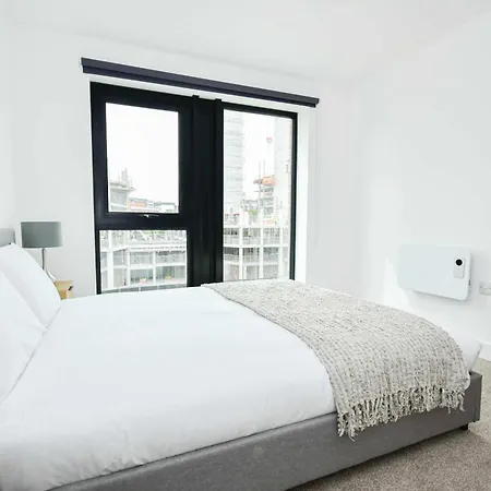 Lovely Spacious 2 Bedroom In Апартаменты *