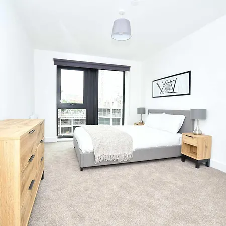 Lovely Spacious 2 Bedroom In * Liverpool