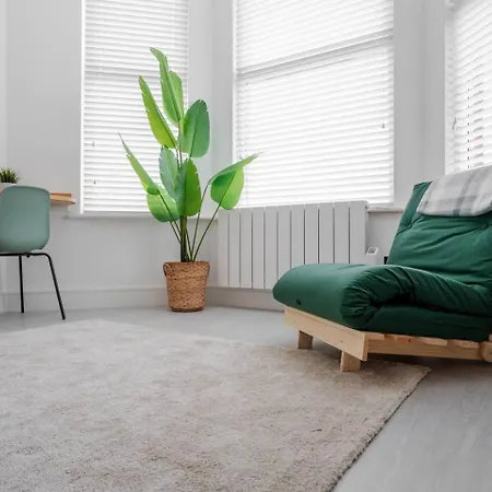 Kitchenette Wm Sofa Bed Ensuite Parking Apartment Liverpool
