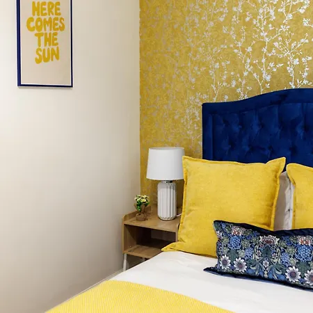 Apartamento Explorer's Rest - Elegant Base By Historic - Charming
