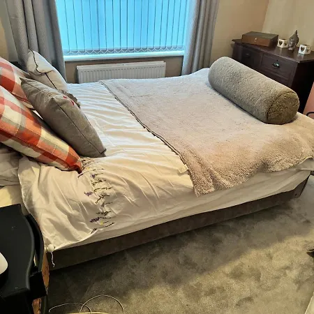 Beautiful Three Bedroom House Liverpool