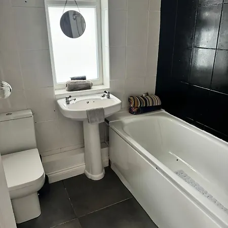 Feriehus Beautiful Three Bedroom House *