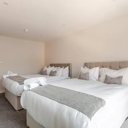 Urban Retreat By Lvp - Spacious 2-bed, Sleeps 10 - Ideal For Groups * Liverpool