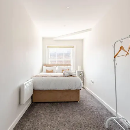 Appartamento Spacious - 1-bed With 2 Sofa Beds, Sleeps 6 - Ideal For Families & Small Groups *