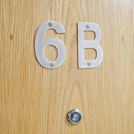 Spacious - 1-bed With 2 Sofa Beds, Sleeps 6 - Ideal For Families & Small Groups