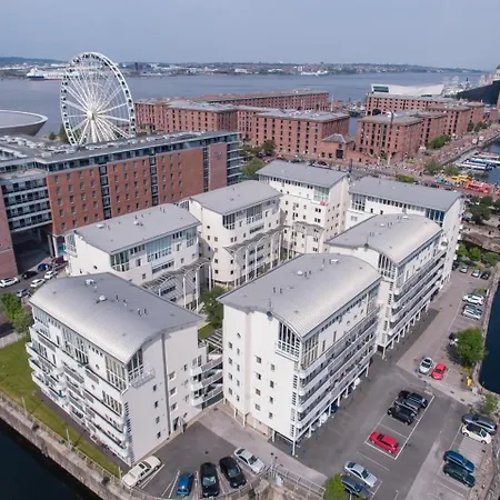 2 Bed Docklands - Free Parking