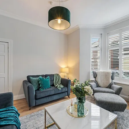 Watford - Air Host & - 3 Bedroom Heritage House Liverpool