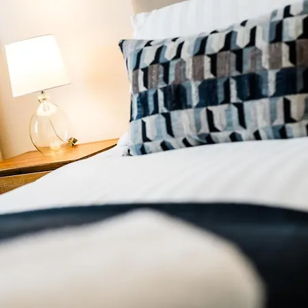 Watford - Air Host & - 3 Bedroom Heritage House Liverpool