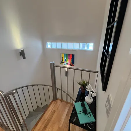 Duplex - Arts District Apartment *