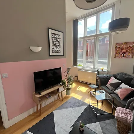 Duplex - Arts District Apartment