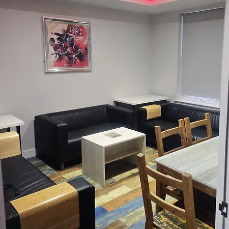 The Red Lounge 招待所