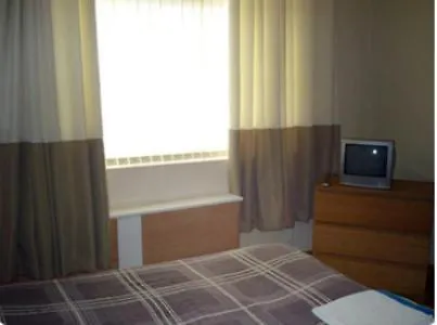 Lyndan Guest 2*