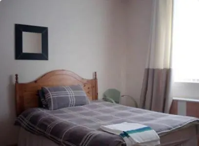 Lyndan Guest Отель 2*
