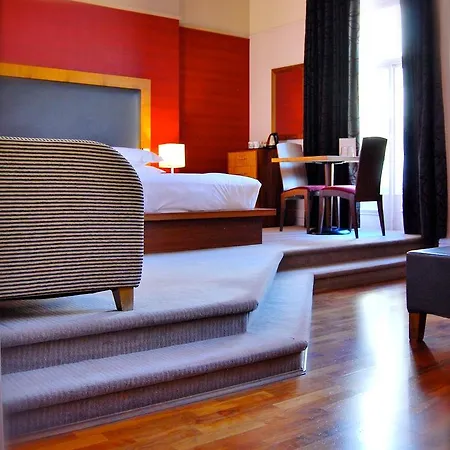 Hotel \u00bfcu\u00e1les Son Mejores Cerca De Royal Dock Liverpool?