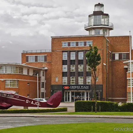 Crowne Plaza - John Lennon Airport By Ihg Отель