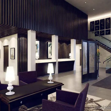 Doubletree By Hilton &