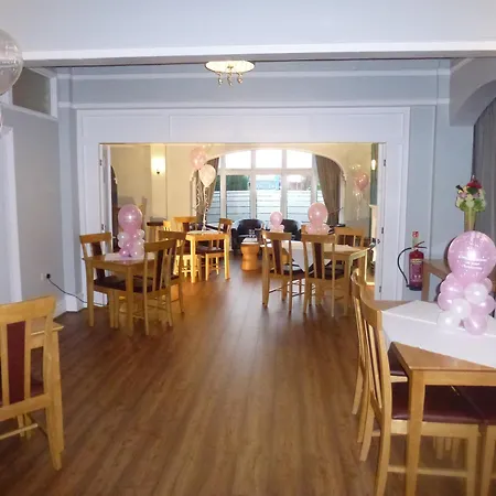 Отель Orrell Park 4*