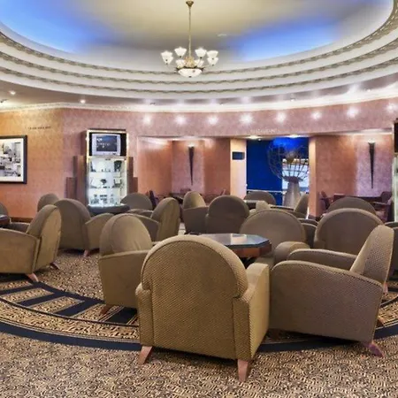 Отель Crowne Plaza - John Lennon Airport By Ihg