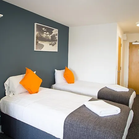 Fox Street Apartment *